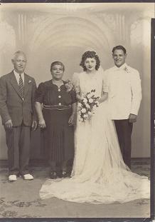 Anthony & Jenny Saltrelli - L to R Louis, Louise, Jenny & Anthony Wedding 1941